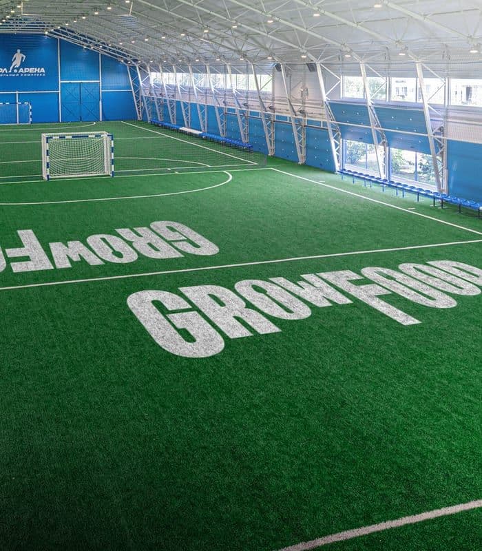 Баннер World Class над воротами